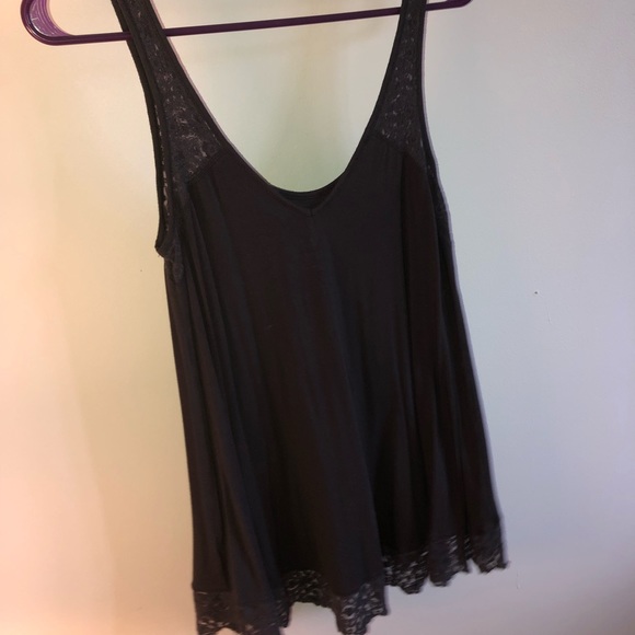 Nice loose tank - Picture 2 of 2